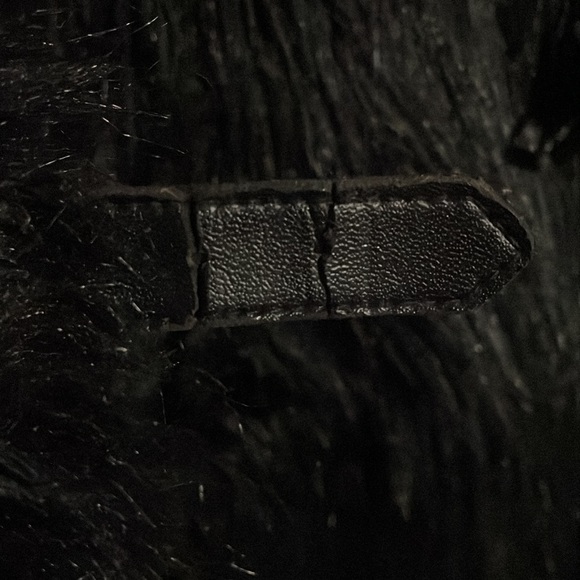 2/$30- Two faux fur vests bundle BNWT - Picture 5 of 6